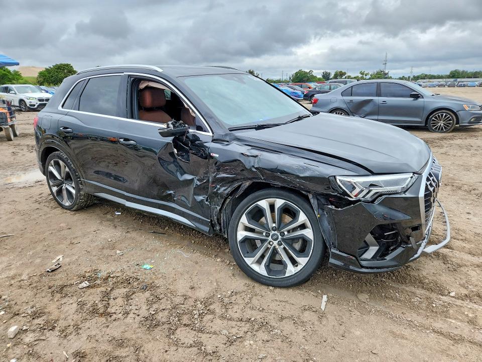 46741736 :رقم المزاد ، WA1EECF37L1027263 vin ، 2020 Audi Q3 مزاد بيع