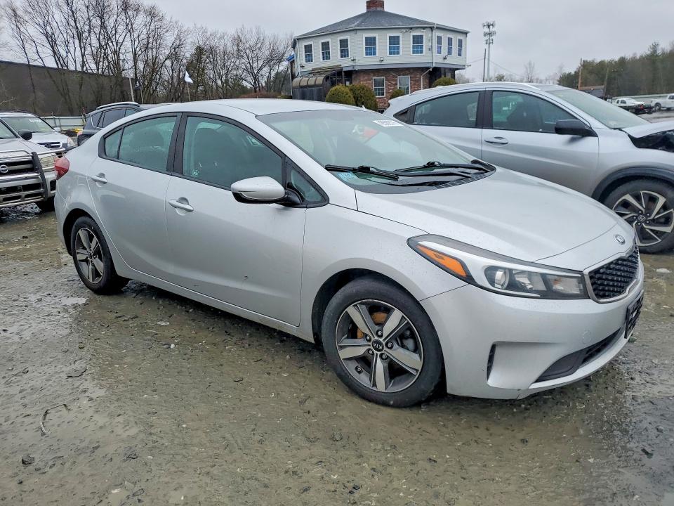 46592576 :رقم المزاد ، 3KPFL4A7XJE172212 vin ، 2018 Kia Forte مزاد بيع