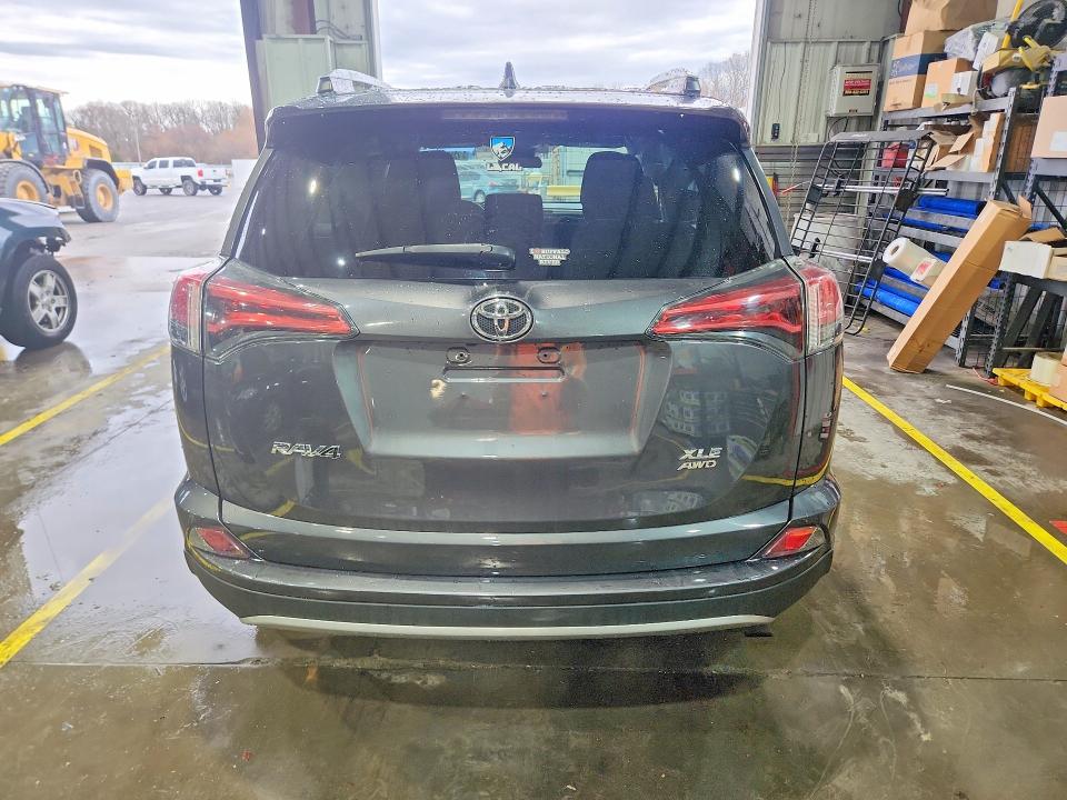 79832725 :رقم المزاد ، 2T3RFREV0HW654051 vin ، 2017 Toyota Rav4 مزاد بيع