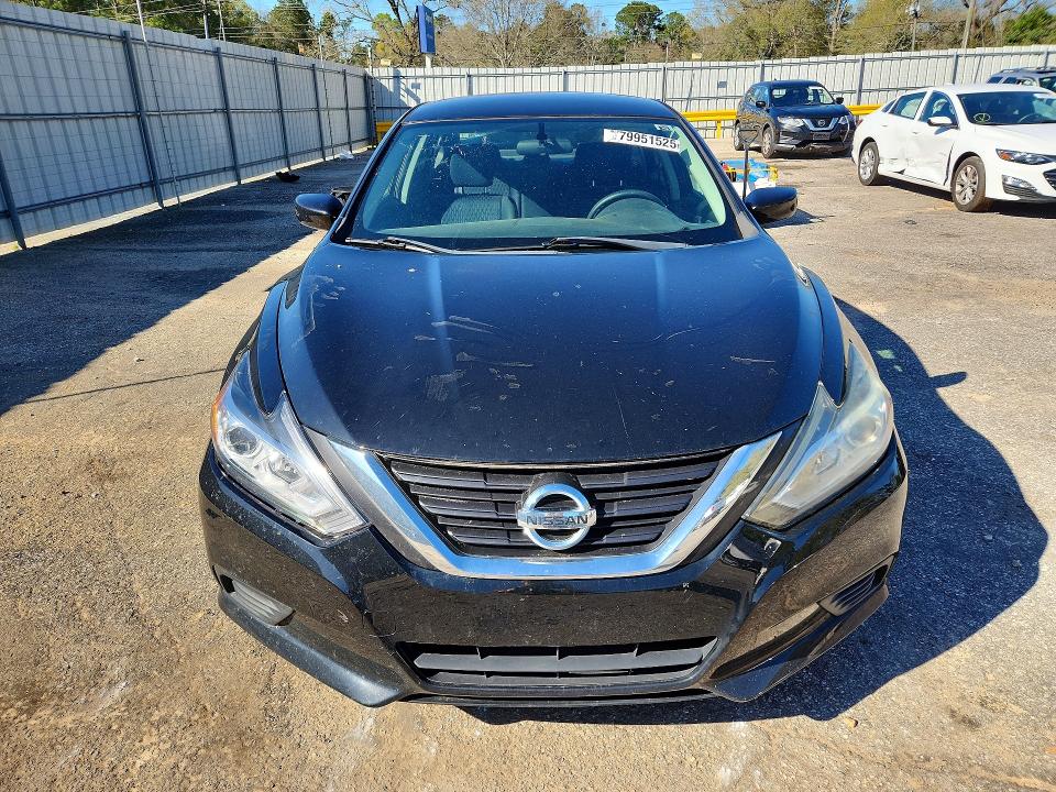 Продаж на аукціоні авто 2018 Nissan Altima, vin: 1N4AL3AP2JC152991, номер лоту: 79951525
