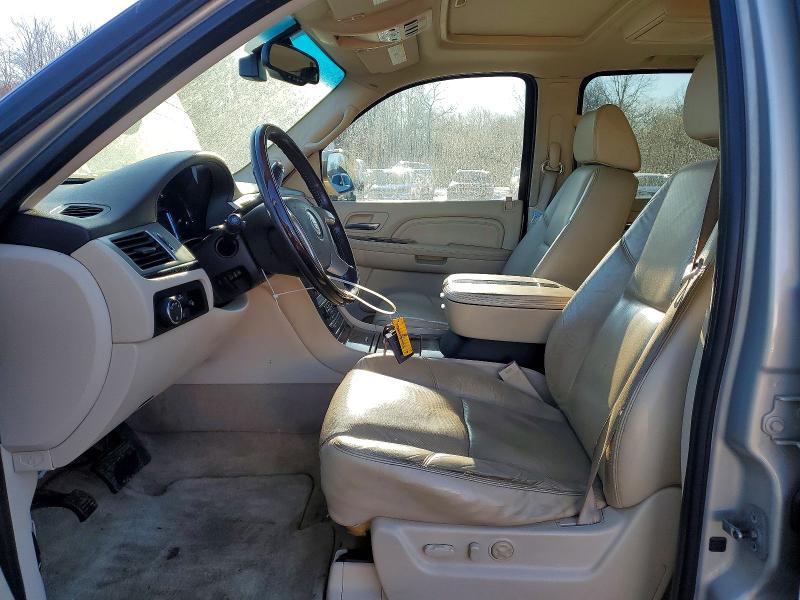2008 Cadillac Escalade მანქანა იყიდება აუქციონზე, vin: 1GYFK66868R241549, აუქციონის ნომერი: 79727545