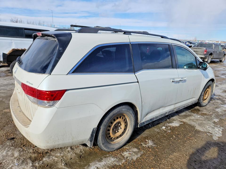 41812816 :رقم المزاد ، 5FNRL5H47FB505188 vin ، 2015 Honda Odyssey مزاد بيع