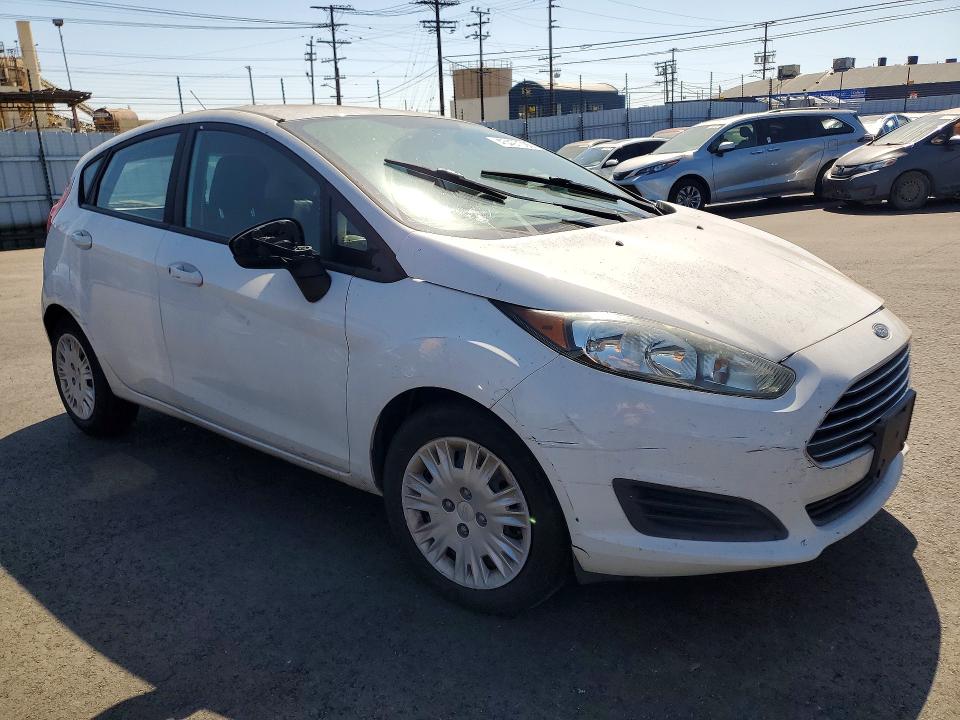 45497096 :رقم المزاد ، 3FADP4TJ8FM138745 vin ، 2015 Ford Fiesta مزاد بيع