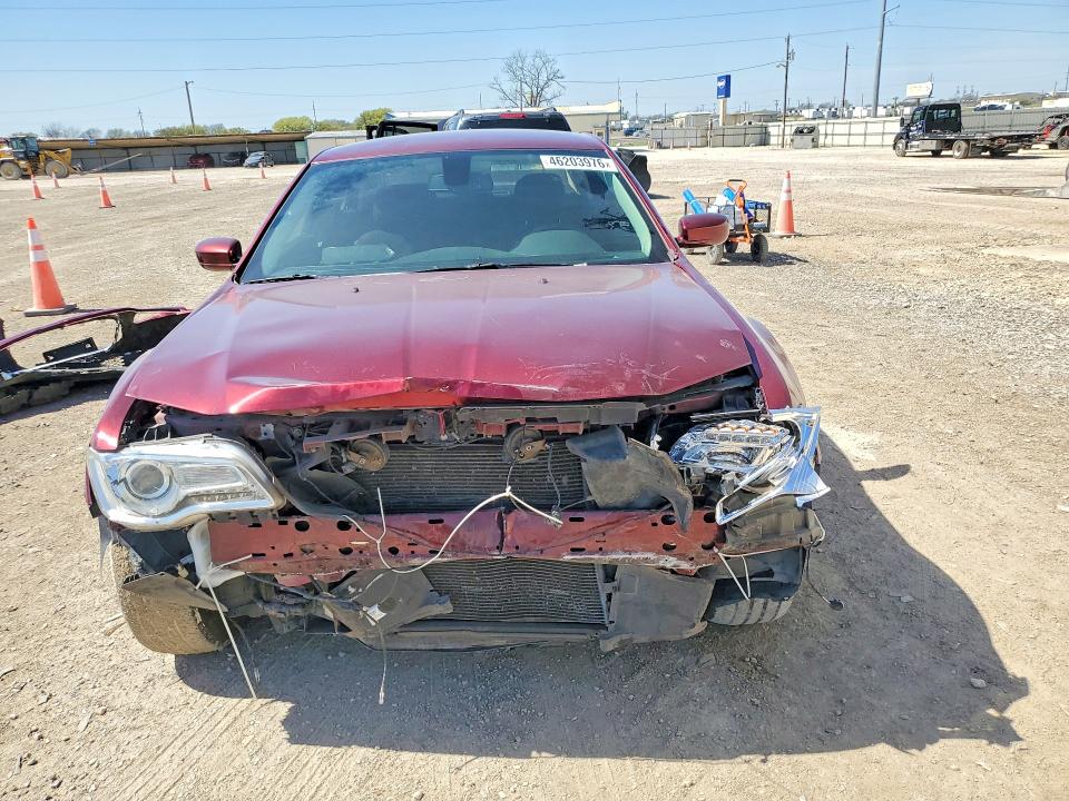 46203976 :رقم المزاد ، 2C3CCAAGXJH320823 vin ، 2018 Chrysler 300 مزاد بيع