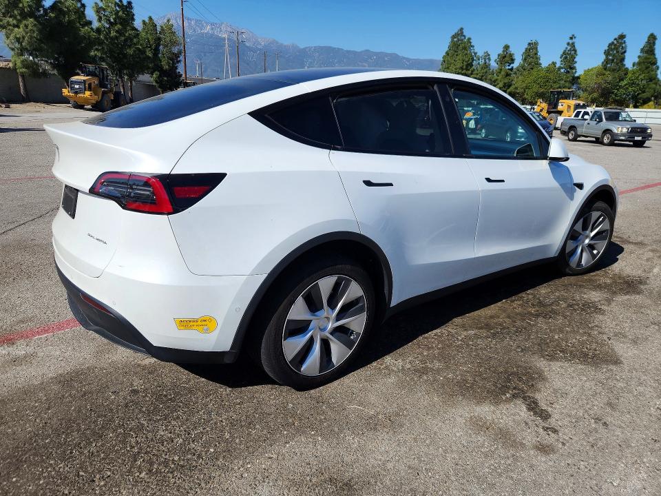 45478086 :رقم المزاد ، 7SAYGDEEXNF331917 vin ، 2022 Tesla Model Y مزاد بيع