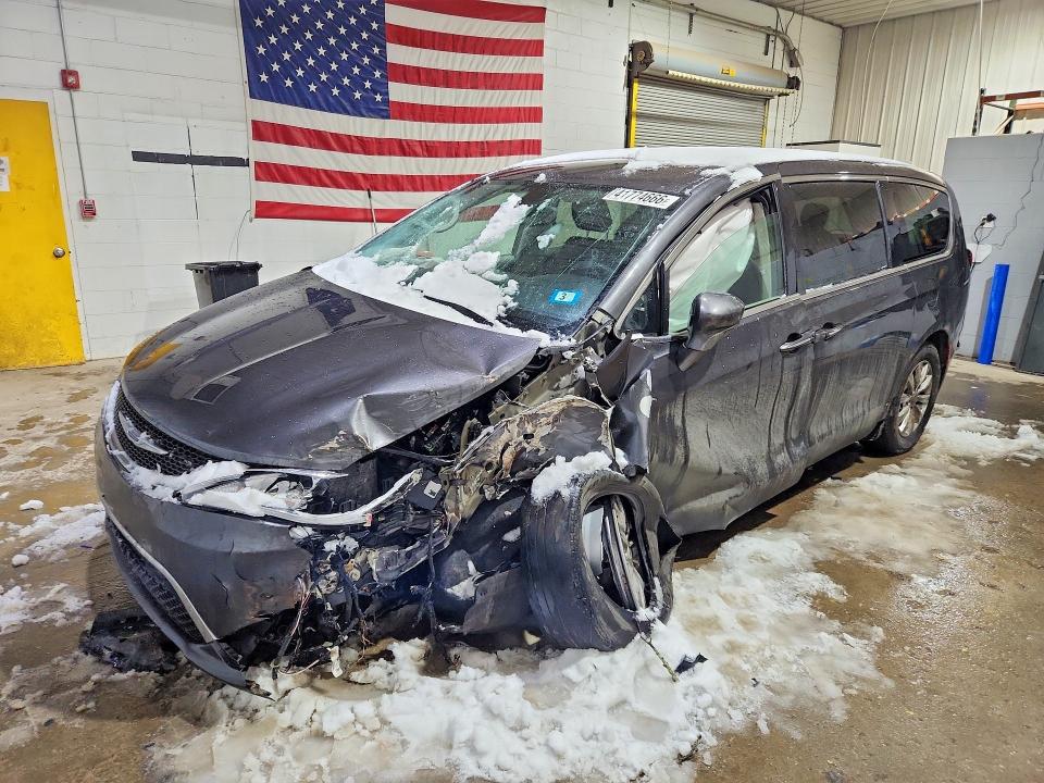 2019 Chrysler Pacifica მანქანა იყიდება აუქციონზე, vin: 2C4RC1FG8KR686614, აუქციონის ნომერი: 41774666