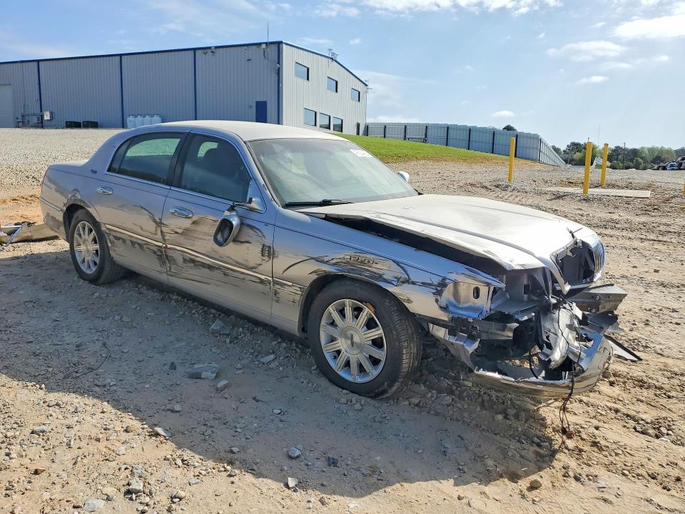 Продажа на аукционе авто 2011 Lincoln Town Car, vin: 2LNBL8CV7BX755958, номер лота: 46834496