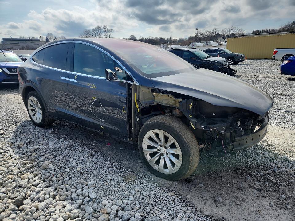 Продаж на аукціоні авто 2018 Tesla Model X, vin: 5YJXCDE24JF115663, номер лоту: 79979225