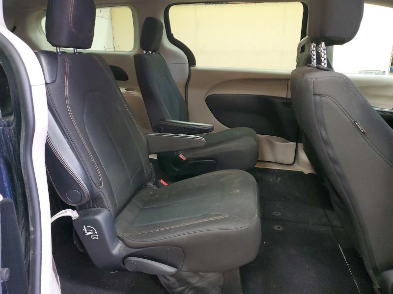 46616846 :رقم المزاد ، 2C4RC1DGXHR578555 vin ، 2017 Chrysler Pacifica مزاد بيع