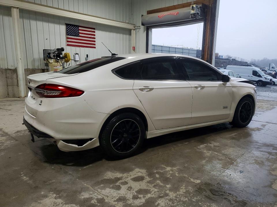 47720666 :رقم المزاد ، 3FA6P0PU1HR376769 vin ، 2017 Ford Fusion مزاد بيع