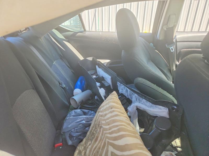 47034986 :رقم المزاد ، 3N1CN7AP8KL863690 vin ، 2019 Nissan Versa مزاد بيع