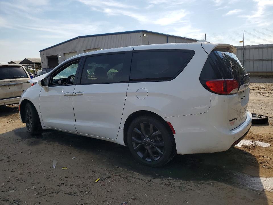 2018 Chrysler Pacifica მანქანა იყიდება აუქციონზე, vin: 2C4RC1FG8JR260324, აუქციონის ნომერი: 47010816
