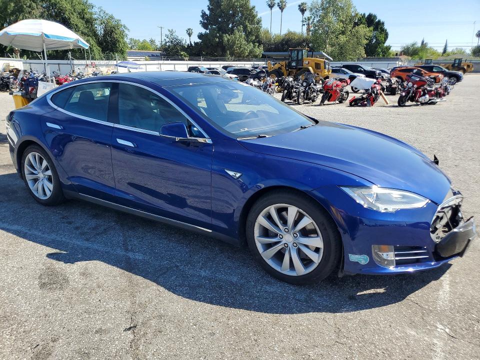 47655356 :رقم المزاد ، 5YJSA1V23FF097453 vin ، 2015 Tesla Model S مزاد بيع