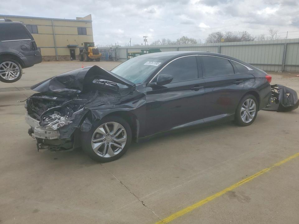 Auction sale of the 2019 Honda Accord, vin: 1HGCV1F18KA102195, lot number: 79757195