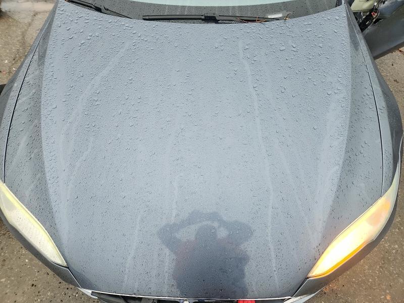 2013 Tesla Model S მანქანა იყიდება აუქციონზე, vin: 5YJSA1CN4DFP20802, აუქციონის ნომერი: 46947216