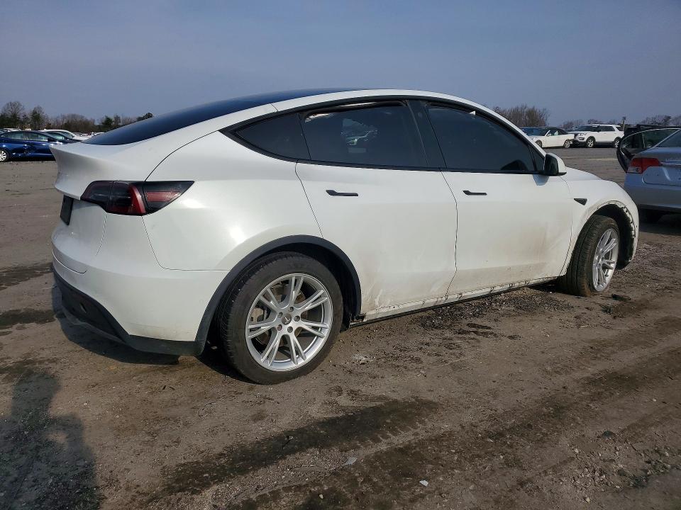 Продажа на аукционе авто 2022 Tesla Model Y, vin: 7SAYGDEE0NF354168, номер лота: 45870106
