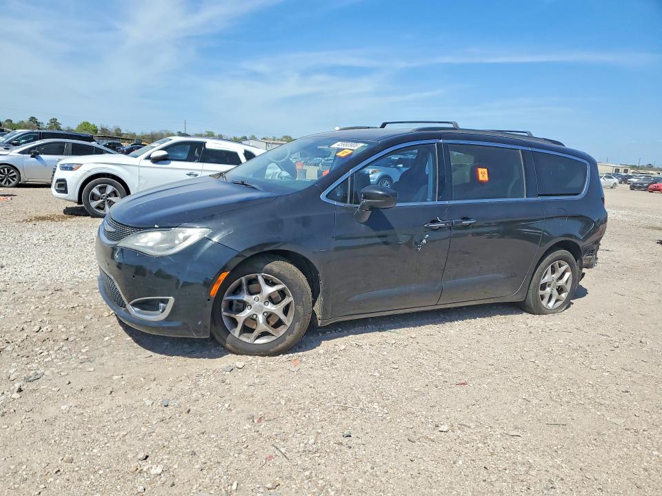 45980906 :رقم المزاد ، 2C4RC1FG3JR122674 vin ، 2018 Chrysler Pacifica مزاد بيع