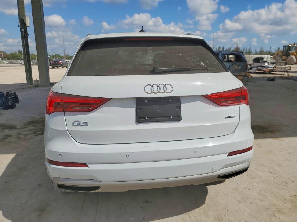 47585856 :رقم المزاد ، WA1AECF35L1101861 vin ، 2020 Audi Q3 مزاد بيع