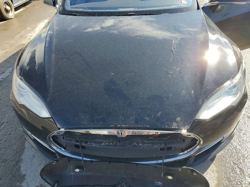 46069326 :رقم المزاد ، 5YJSA1H2XFF089815 vin ، 2015 Tesla Model S مزاد بيع