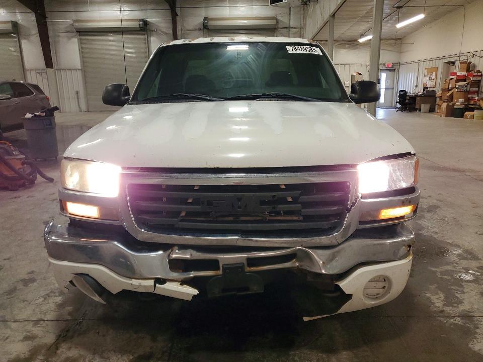 78489585 :رقم المزاد ، 2GTEC19V831287551 vin ، 2003 Gmc New Sierra مزاد بيع