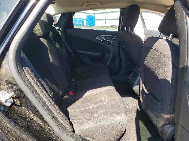 46119576 :رقم المزاد ، 1C3CCCAB2FN673362 vin ، 2015 Chrysler 200 مزاد بيع
