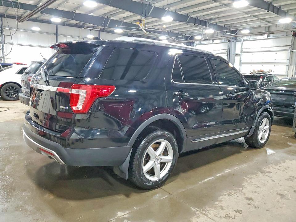 41795736 :رقم المزاد ، 1FM5K8DH9HGD81781 vin ، 2017 Ford Explorer مزاد بيع