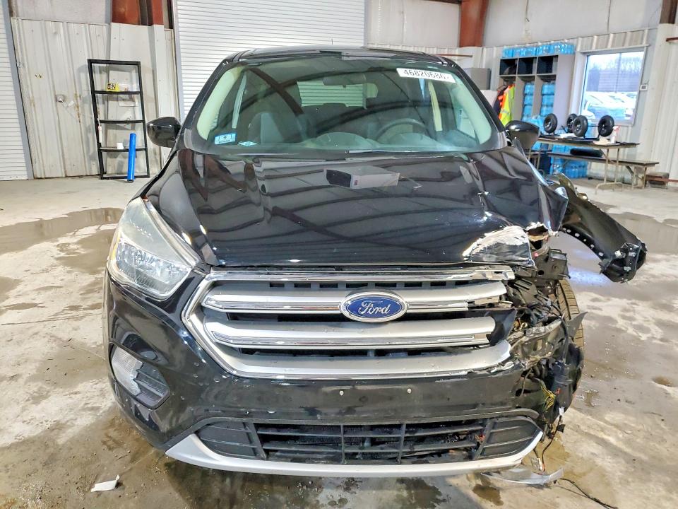 Продажа на аукционе авто 2017 Ford Escape, vin: 1FMCU9GD0HUC92327, номер лота: 46820686