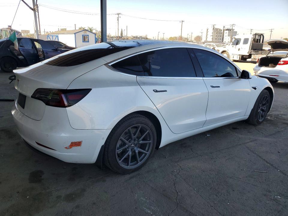46879036 :رقم المزاد ، 5YJ3E1EAXKF509359 vin ، 2019 Tesla Model 3 مزاد بيع