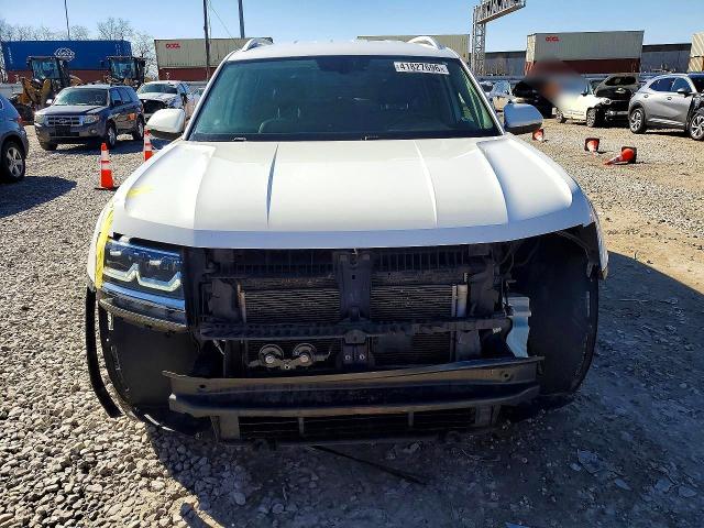 41827696 :رقم المزاد ، 1V2CR2CA8JC571320 vin ، 2018 Volkswagen Atlas مزاد بيع
