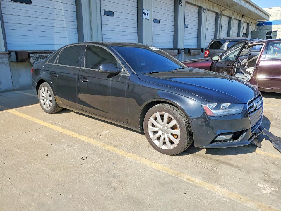 Продажа на аукционе авто 2014 Audi A4, vin: WAUBFAFLXEN000853, номер лота: 41914496