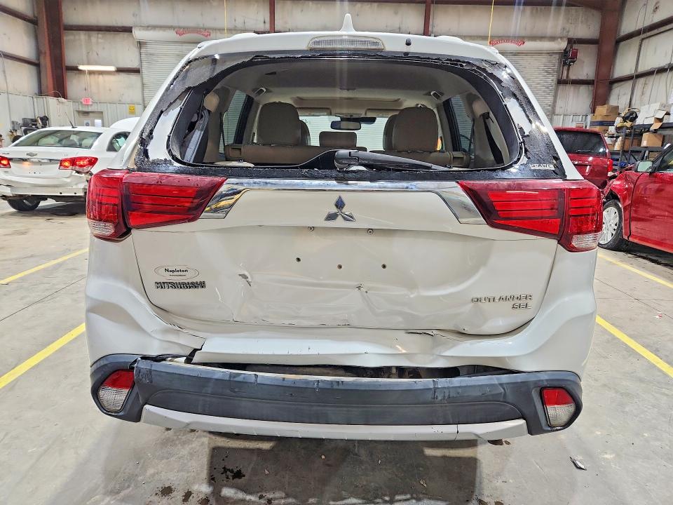 Продаж на аукціоні авто 2018 Mitsubishi Outlander, vin: JA4AZ3A32JZ025929, номер лоту: 47581036