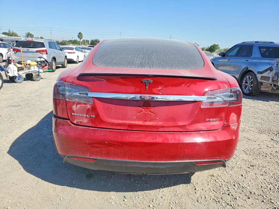 2015 Tesla Model S მანქანა იყიდება აუქციონზე, vin: 5YJSA1H27FFP70191, აუქციონის ნომერი: 46552966