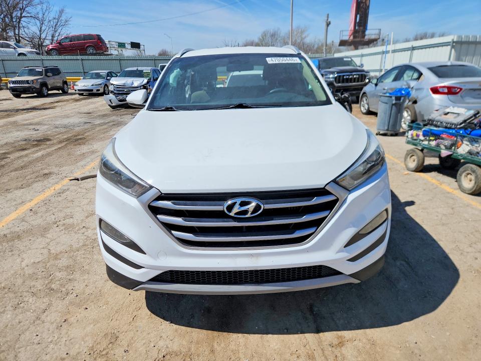 47050446 :رقم المزاد ، KM8J33A26HU297515 vin ، 2017 Hyundai Tucson مزاد بيع
