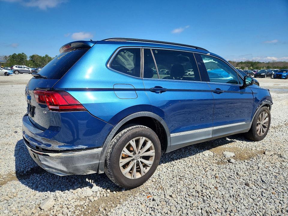 2018 Volkswagen Tiguan მანქანა იყიდება აუქციონზე, vin: 3VV3B7AX8JM000923, აუქციონის ნომერი: 41664126