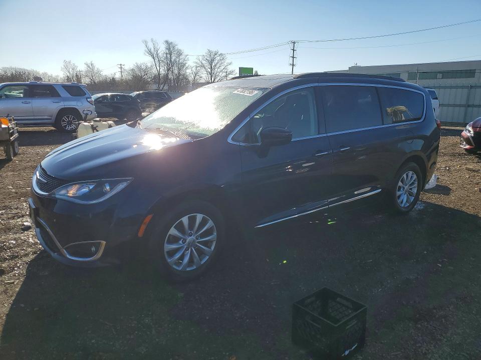 Продажа на аукционе авто 2017 Chrysler Pacifica, vin: 2C4RC1BG2HR513590, номер лота: 47652196