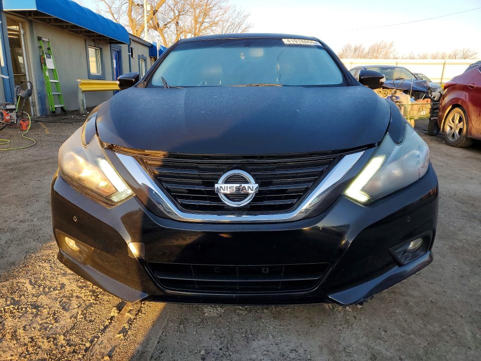 Продажа на аукционе авто 2017 Nissan Altima, vin: 1N4BL3AP5HC169654, номер лота: 41918866