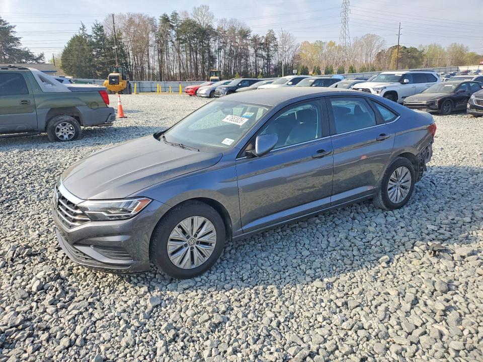 47653826 :رقم المزاد ، 3VWCB7BU9LM037496 vin ، 2020 Volkswagen Jetta مزاد بيع