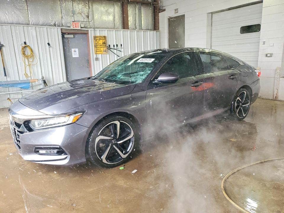 46225126 :رقم المزاد ، 1HGCV1F36JA247719 vin ، 2018 Honda Accord مزاد بيع