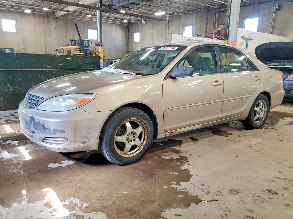 46401376 :رقم المزاد ، JTDBE32K020048420 vin ، 2002 Toyota Camry مزاد بيع