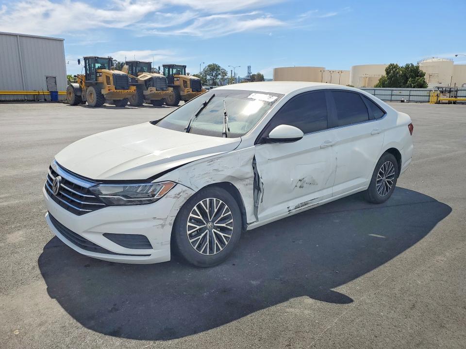 47640186 :رقم المزاد ، 3VWC57BU1MM046203 vin ، 2021 Volkswagen Jetta مزاد بيع