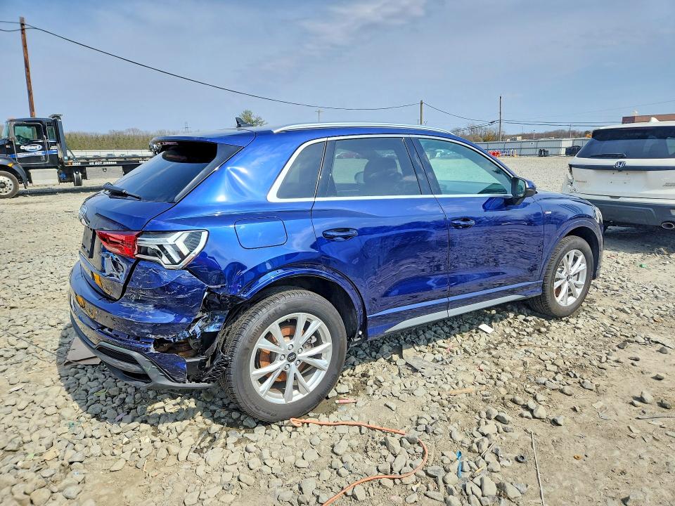 47709316 :رقم المزاد ، WA1EECF37P1022540 vin ، 2023 Audi Q3 مزاد بيع