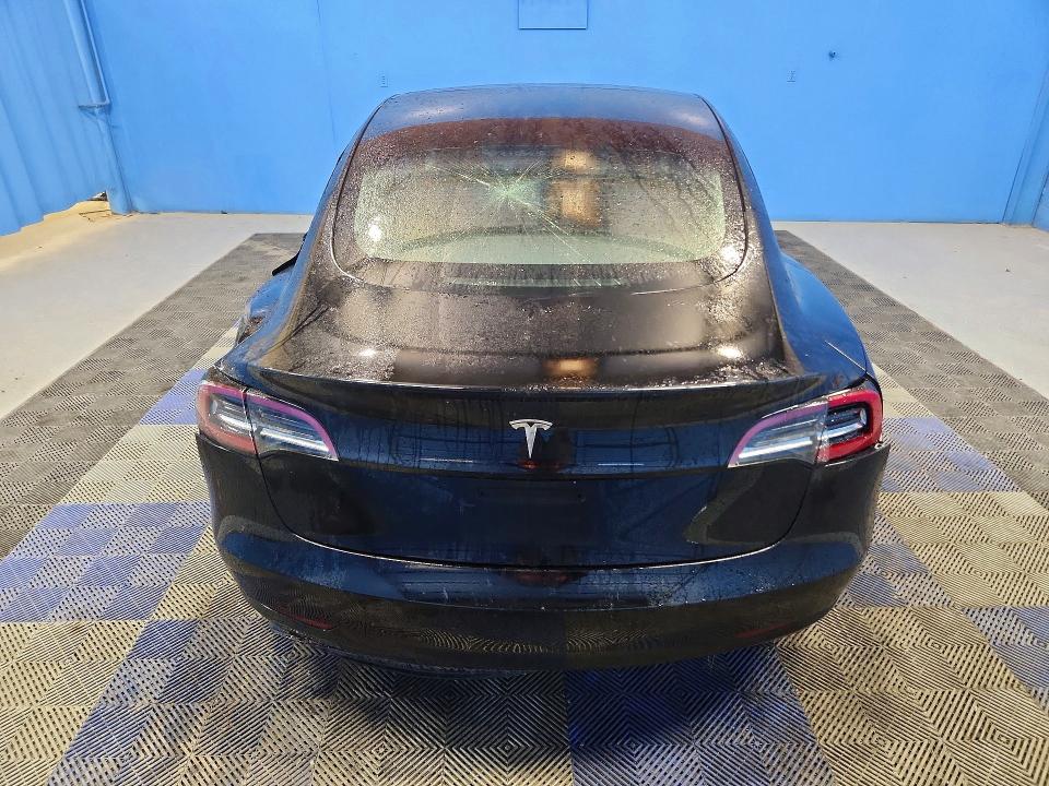 46024696 :رقم المزاد ، 5YJ3E1EA7NF372109 vin ، 2022 Tesla Model 3 مزاد بيع