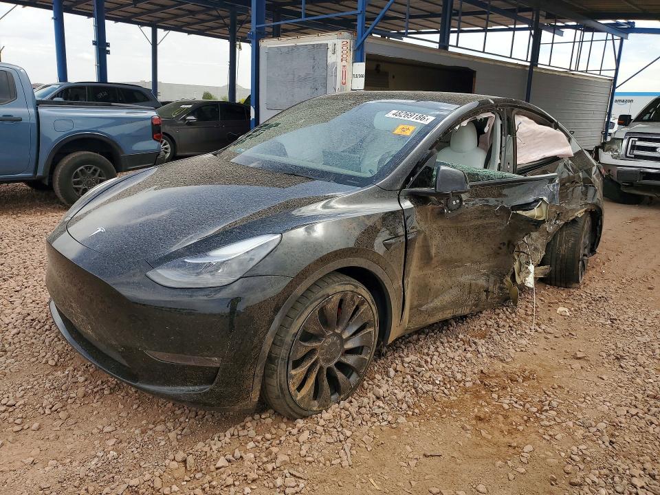 48269186 :رقم المزاد ، 7SAYGDEF0PF660055 vin ، 2023 Tesla Model Y مزاد بيع