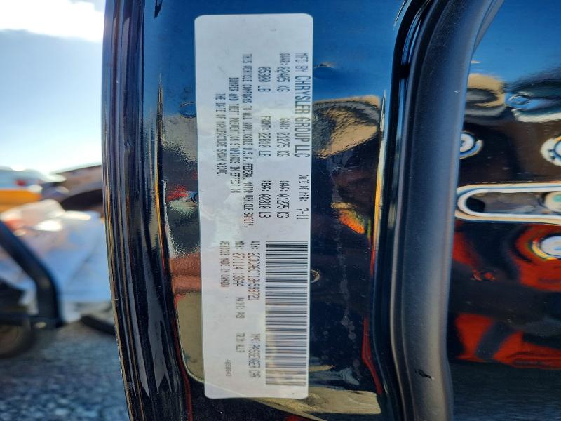 42072796 :رقم المزاد ، 2C3CA6CT1BH598721 vin ، 2011 Chrysler 300c مزاد بيع