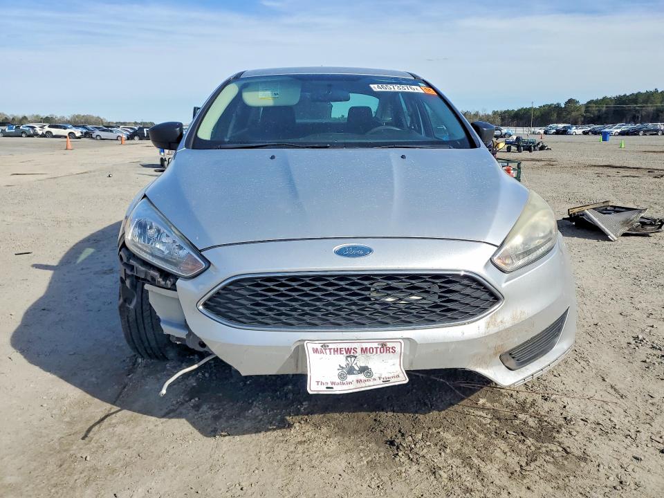 46573376 :رقم المزاد ، 1FADP3E28JL300335 vin ، 2018 Ford Focus مزاد بيع