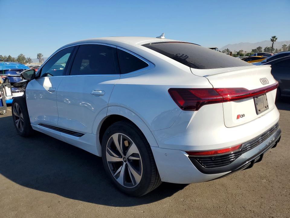 2024 Audi Q8 E-tron მანქანა იყიდება აუქციონზე, vin: WA1CAAGE9RB022074, აუქციონის ნომერი: 46932326