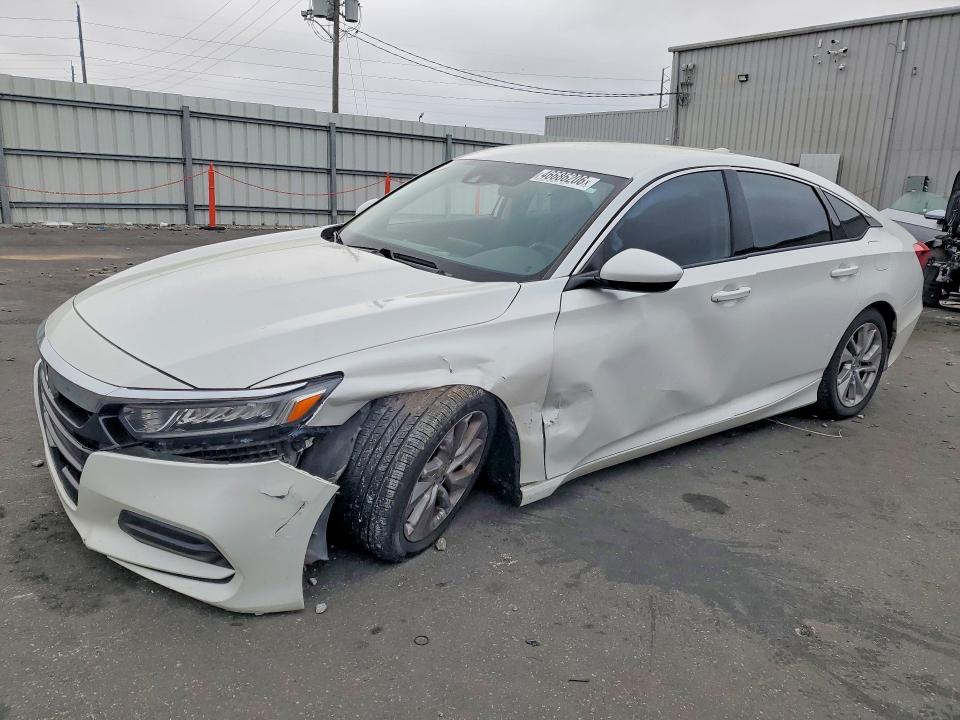 Auction sale of the 2018 Honda Accord, vin: 1HGCV1F16JA055103, lot number: 50107896