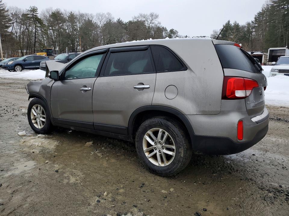 41898376 :رقم المزاد ، 5XYKT3A68FG575034 vin ، 2015 Kia Sorento مزاد بيع