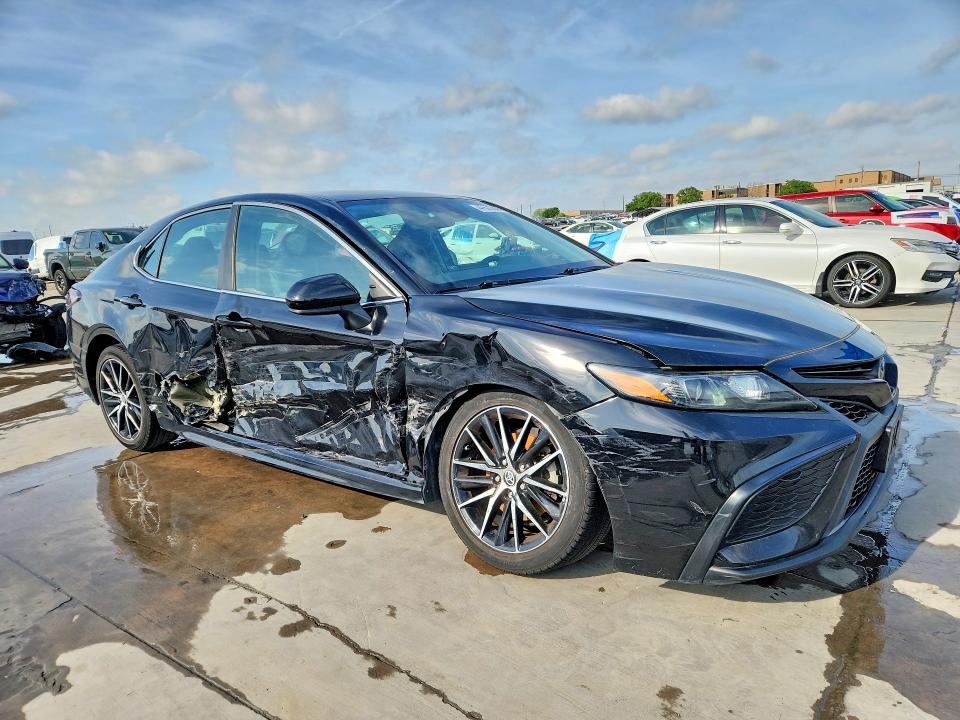 2021 Toyota Camry მანქანა იყიდება აუქციონზე, vin: 4T1G11AK0MU530366, აუქციონის ნომერი: 47572806