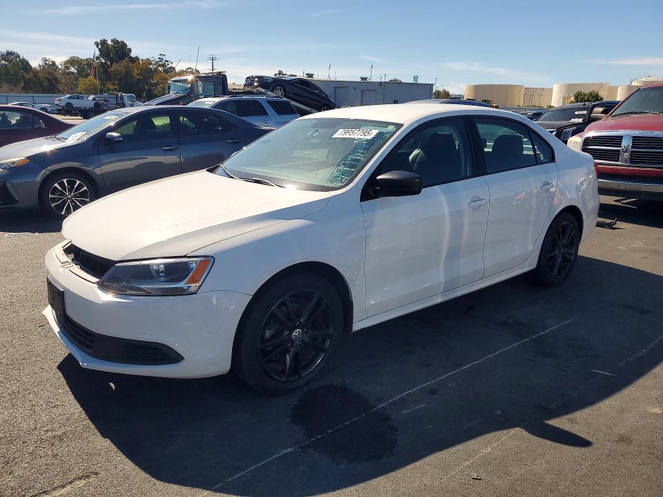2014 Volkswagen Jetta მანქანა იყიდება აუქციონზე, vin: 3VW1K7AJ0EM372101, აუქციონის ნომერი: 79957795
